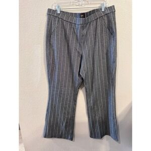 Lee Women's Gray Pinstripe Pull On Comfort Waist Cropped Career Pants‎